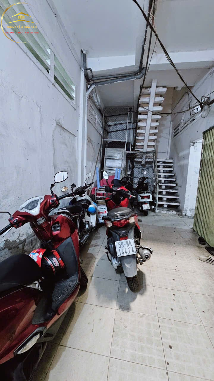 58186239681723739819